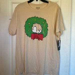 NWT Peanuts Snoopy Christmas TShirt XL